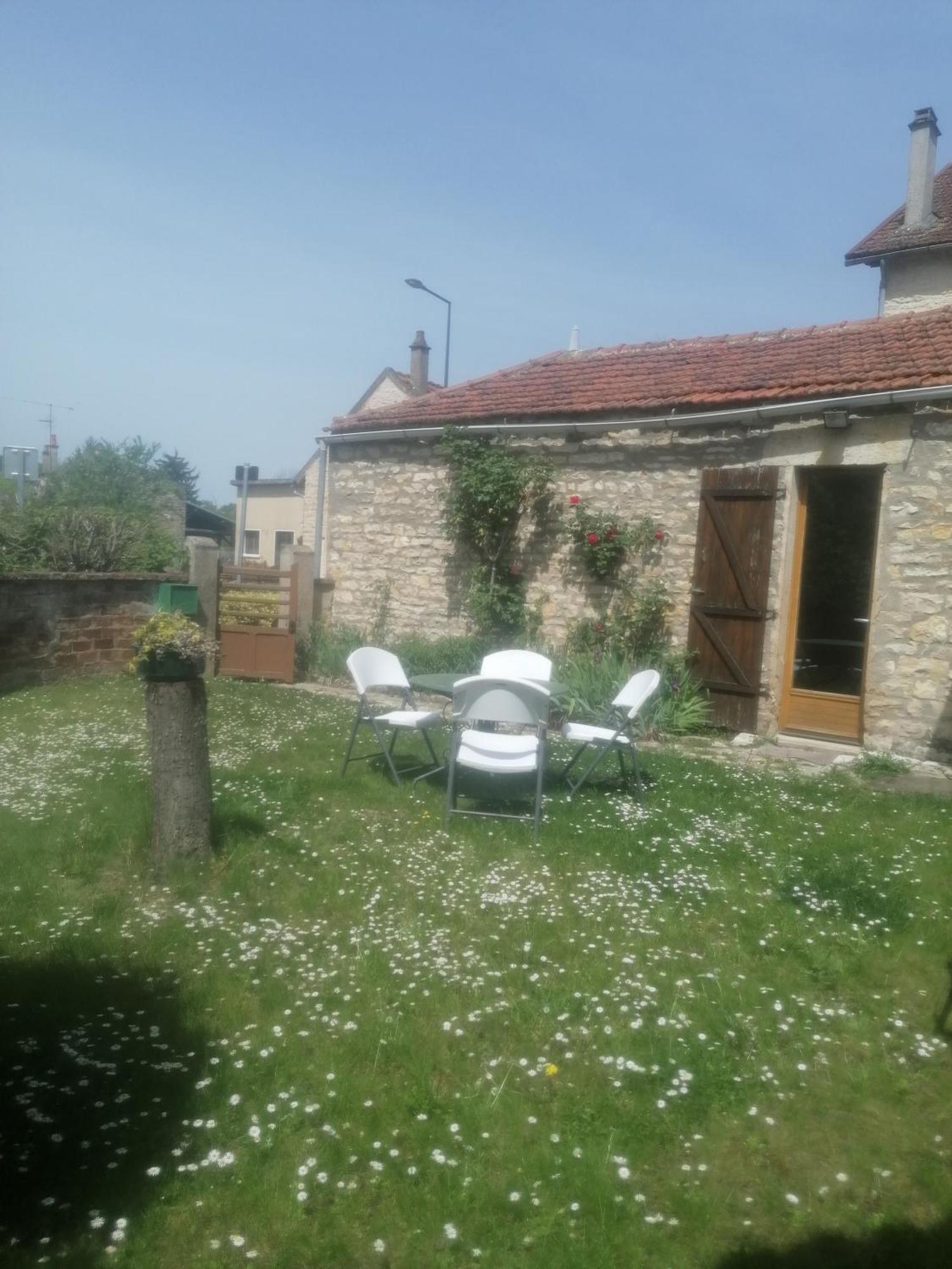 Charmante maison prés de Vézelay Voutenay-sur-Cure Exterior foto